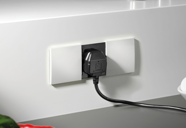 CUCINEOGGI  ENCHUFE ENERGY BOX DUE