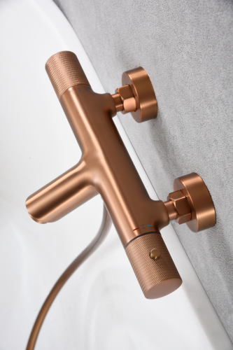 barra de ducha termostática oro rosa cepillado Serie Line IMEX

conjunto de ducha moderna con control preciso de temperatura

grifería premium de baño y ducha con cartucho TURN CLEAN SYSTEM

barra de ducha para baño contemporáneo oro rosa

grifería de baño duradera y elegante

conjunto de ducha con flujo constante y diseño moderno

barra de ducha con distribuidor incorporado y flexo PVC